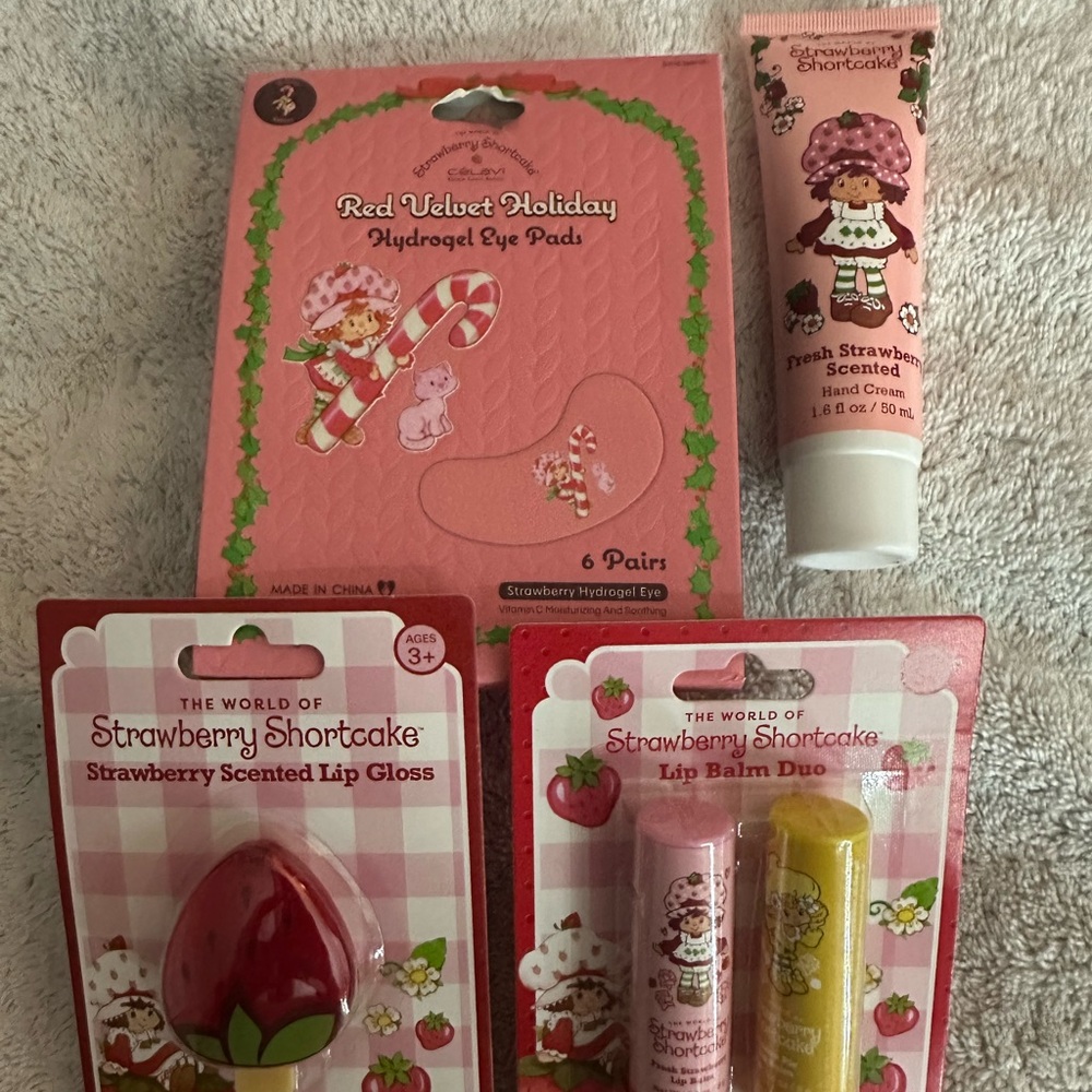 Strawberry Shortcake Skincare Set - Red and Pink